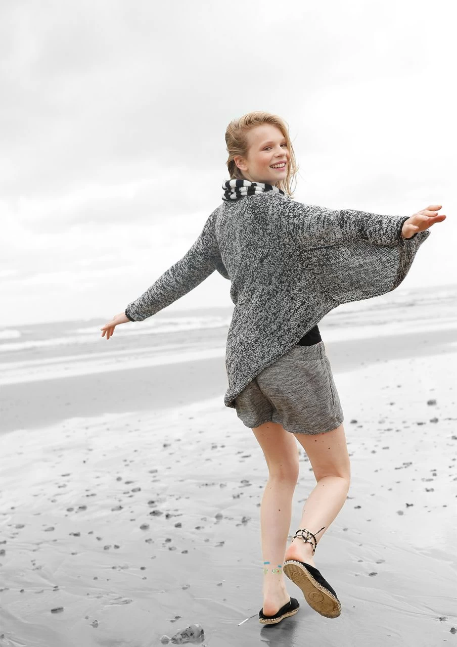 Poncho Mit Ärmeln 3 Poncho Mit Ärmeln – Bild 3