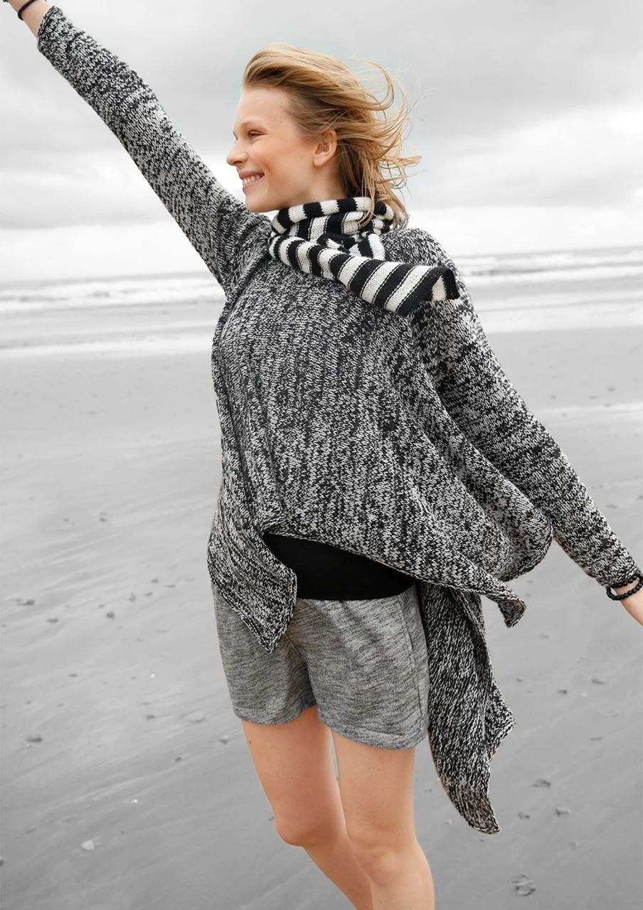 Poncho Mit Ärmeln 2 Poncho Mit Ärmeln – Bild 2