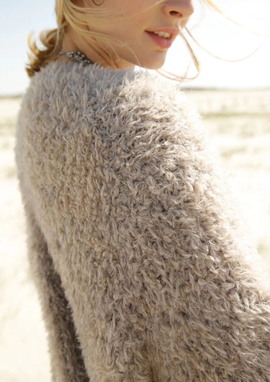 Weiter Plüsch-Mantel 4 Weiter Plüsch-Mantel – Bild 4