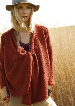 Quer Gestrickte Bouclé-Jacke