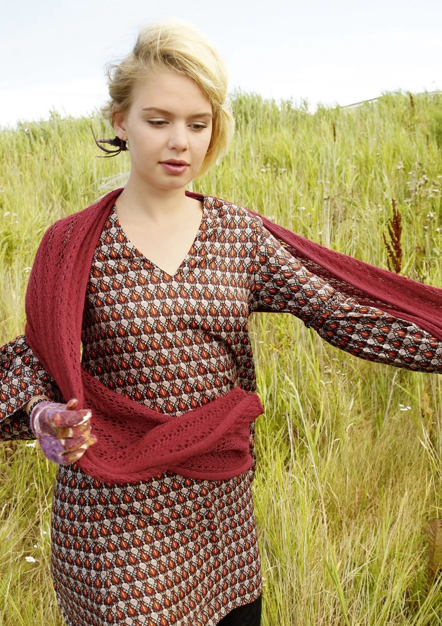 Schal Mit Lochmuster 4 Schal Mit Lochmuster – Bild 4