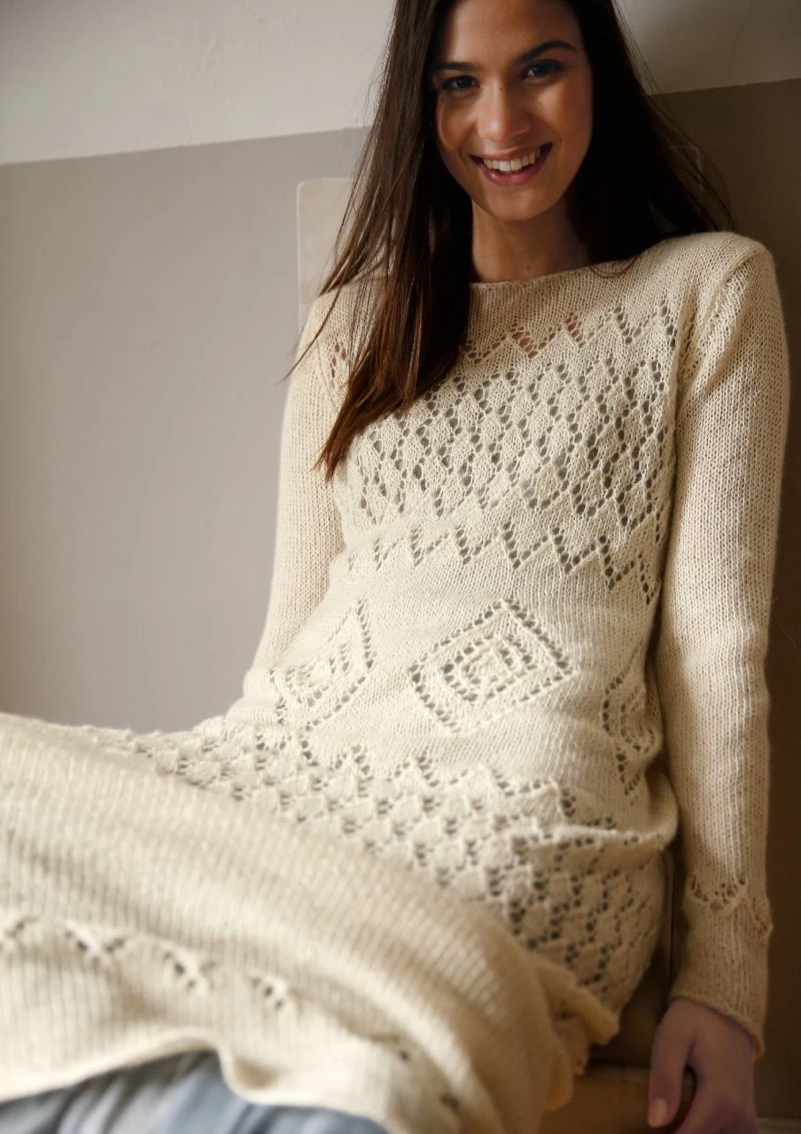 Kleid Mit Lochmuster 3 Kleid Mit Lochmuster – Bild 3