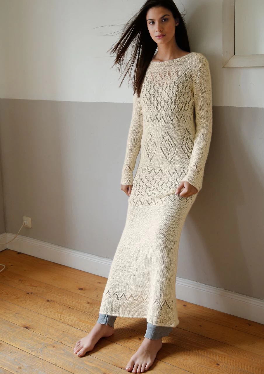 Kleid Mit Lochmuster 4 Kleid Mit Lochmuster – Bild 4