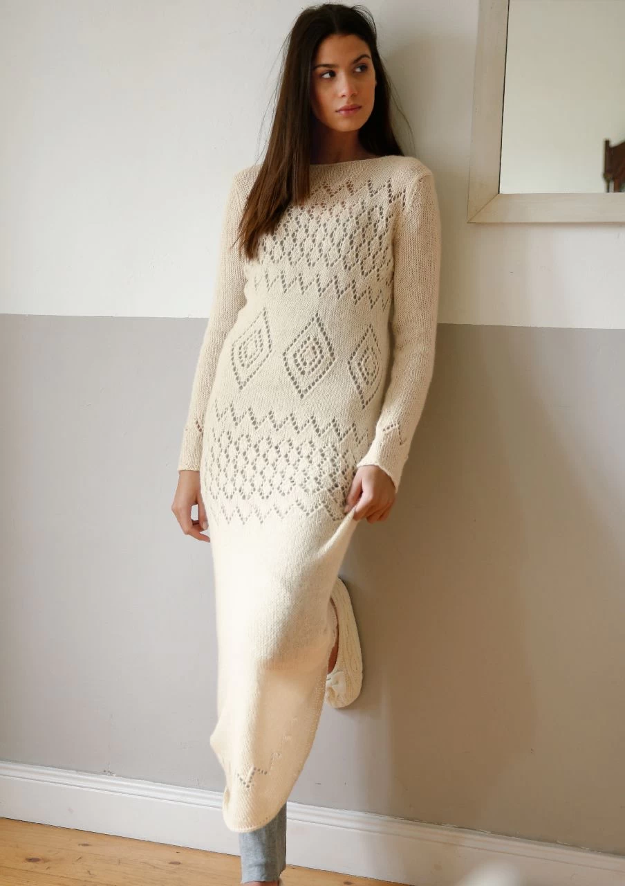 Kleid Mit Lochmuster 6 Kleid Mit Lochmuster – Bild 6