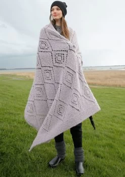 Schultertuch Mit Lochmuster