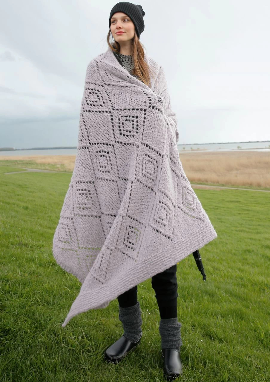 Schultertuch Mit Lochmuster 1 Schultertuch Mit Lochmuster