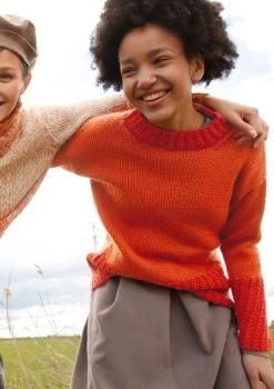 Orange-roter Pullover -Strickwaren Geschäft R71M31 e 1280x1280
