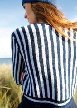 Kurzer, Längsgestreifter Pullover 11 Kurzer, Längsgestreifter Pullover -Strickwaren Geschäft R73M29 f 1280x1280