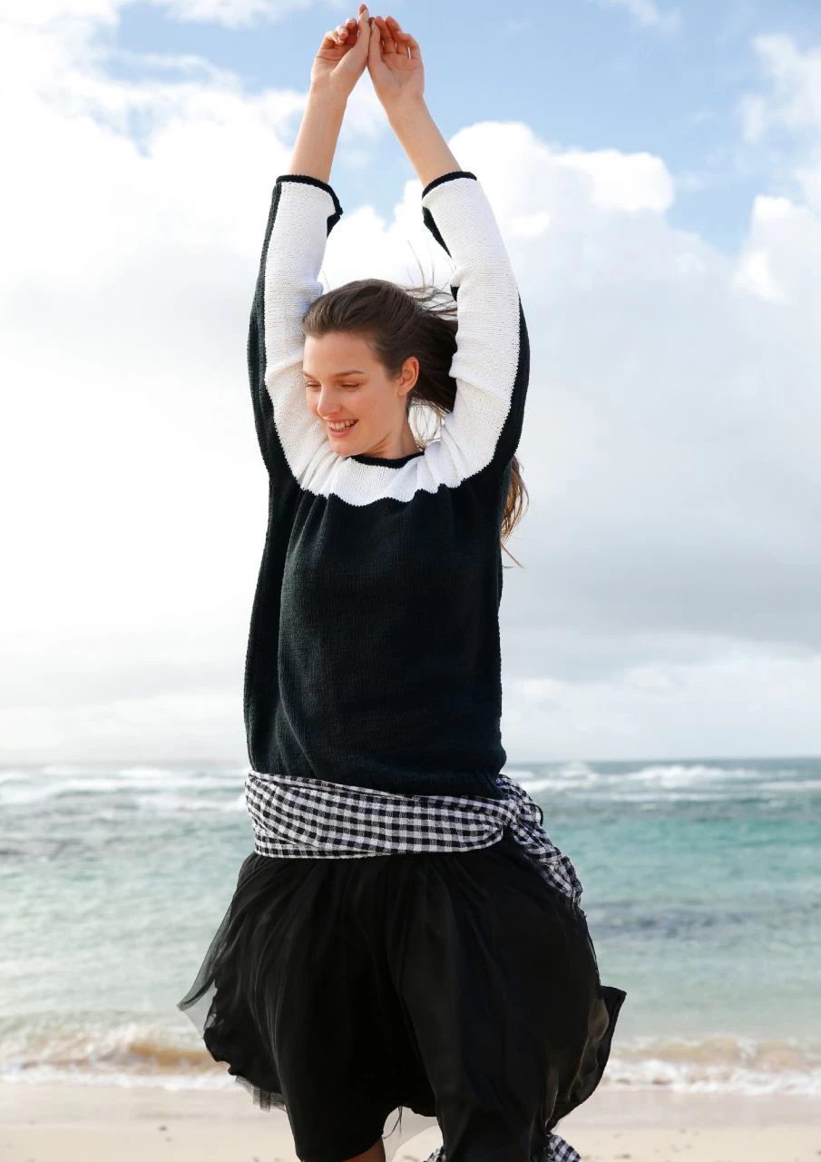 Pullover In Schwarz-Weiß 3 Pullover In Schwarz-Weiß – Bild 3