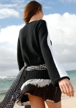 Pullover In Schwarz-Weiß 10 Pullover In Schwarz-Weiß -Strickwaren Geschäft R74M33 e 1280x1280