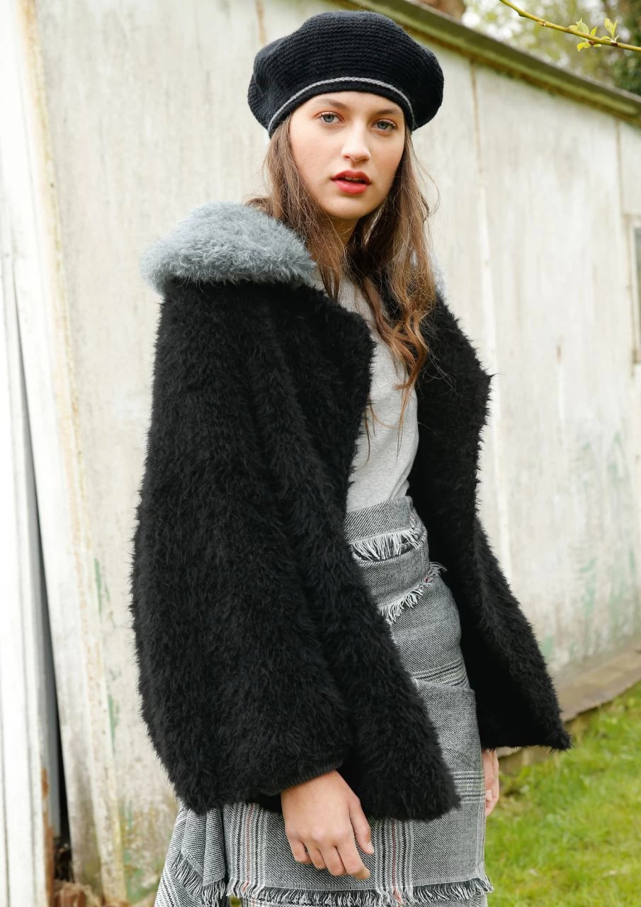 Schwarze Plüschjacke 5 Schwarze Plüschjacke – Bild 5