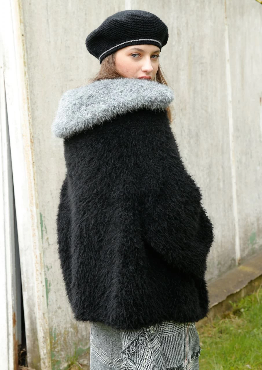 Schwarze Plüschjacke 1 Schwarze Plüschjacke