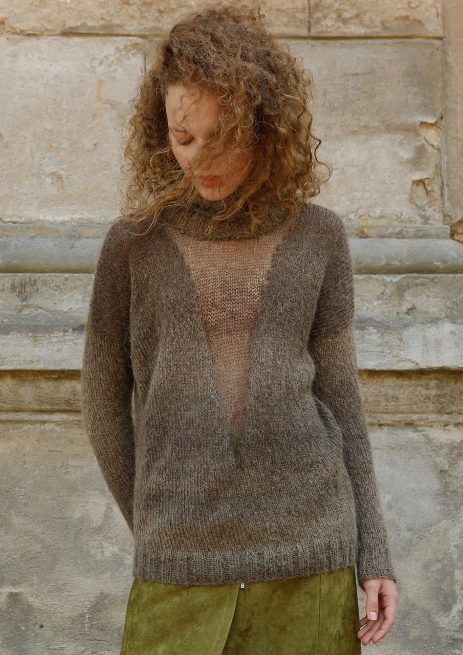 Pulli Mit Durchsichtigem V-Einsatz 2 Pulli Mit Durchsichtigem V-Einsatz – Bild 2