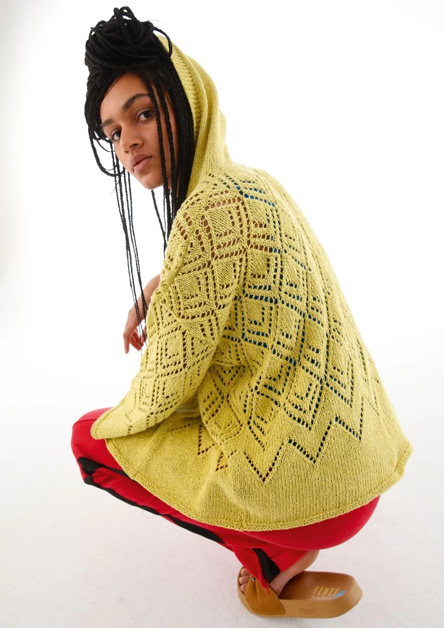 Kapuzen-Jacke Mit Lochmuster 4 Kapuzen-Jacke Mit Lochmuster – Bild 4