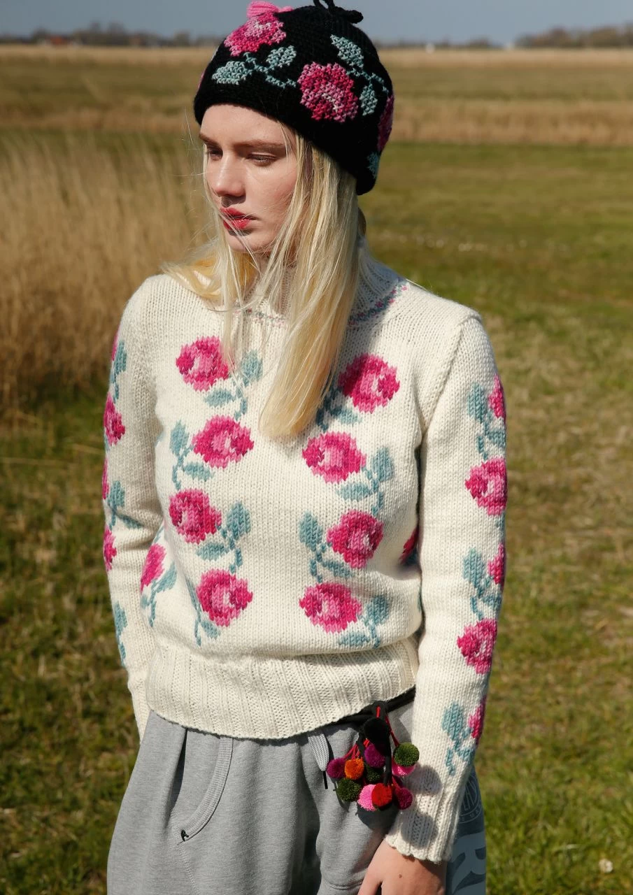 Bestickter Pullover 4 Bestickter Pullover – Bild 4