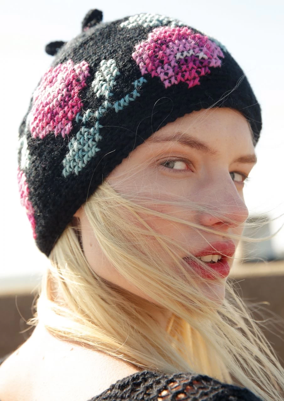 Mütze Mit Rosen 4 Mütze Mit Rosen – Bild 4