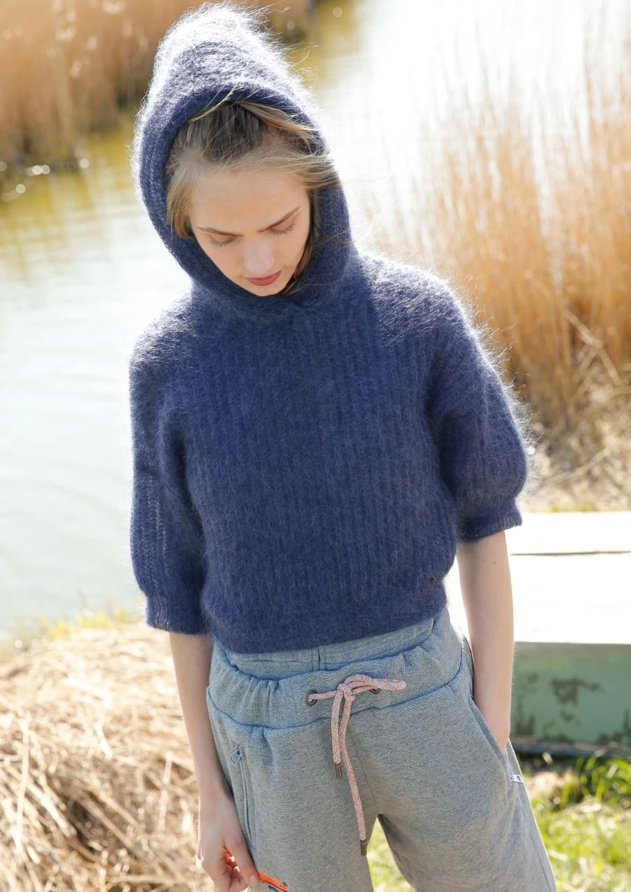 Kurzer Kapuzen-Pullover 3 Kurzer Kapuzen-Pullover – Bild 3