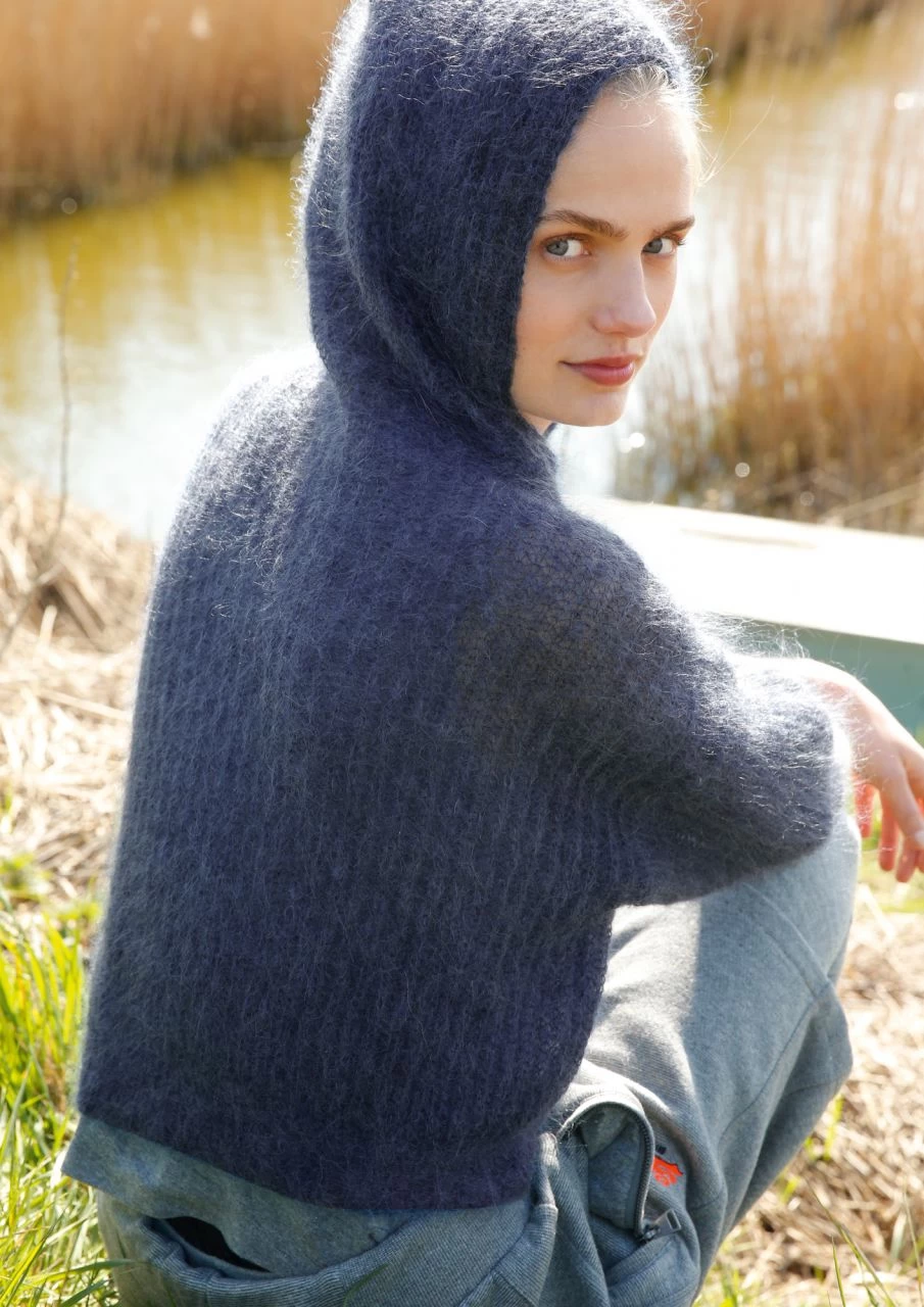 Kurzer Kapuzen-Pullover 6 Kurzer Kapuzen-Pullover – Bild 6