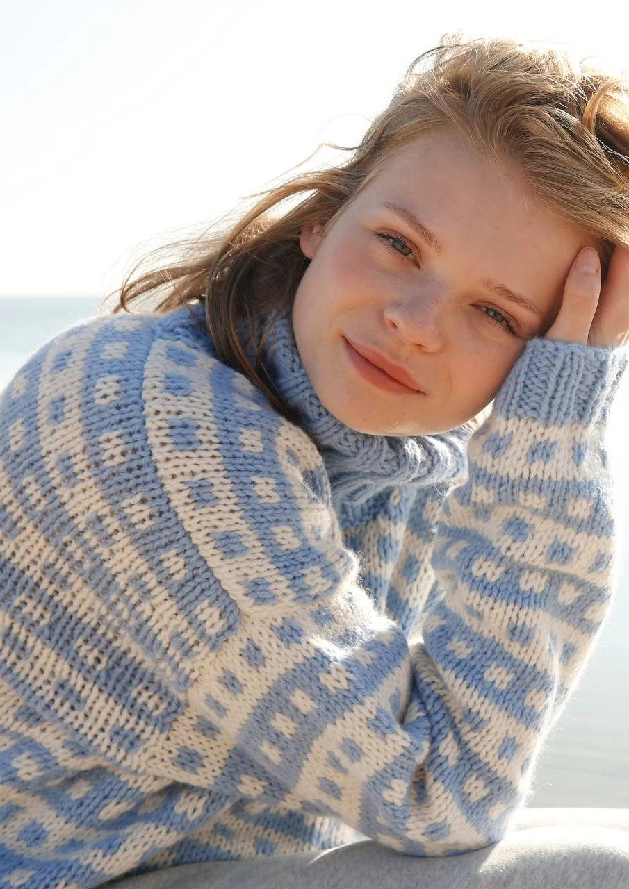 Rollkragenpulli Mit Streifen 2 Rollkragenpulli Mit Streifen – Bild 2