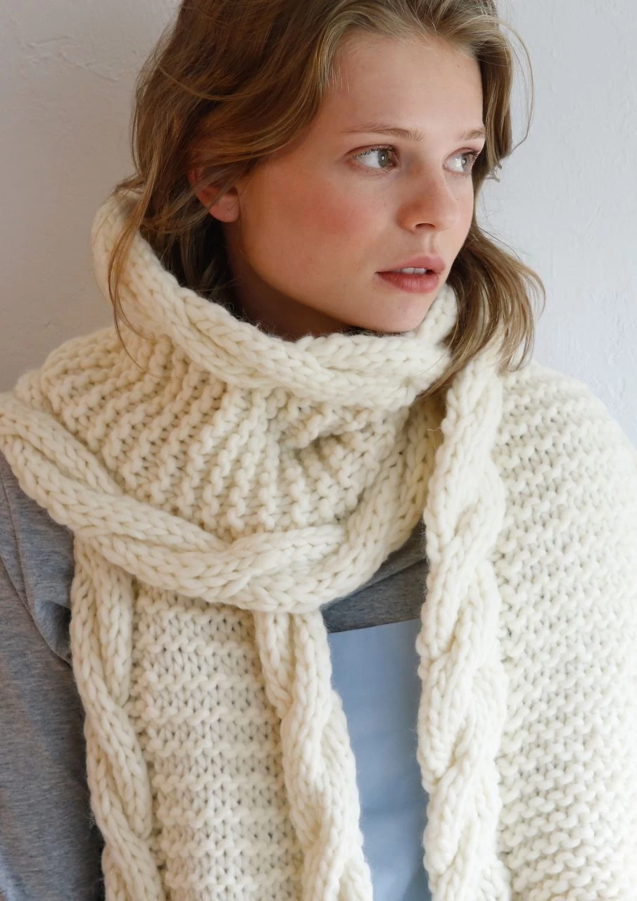 Dicker Zopfmusterschal 4 Dicker Zopfmusterschal – Bild 4