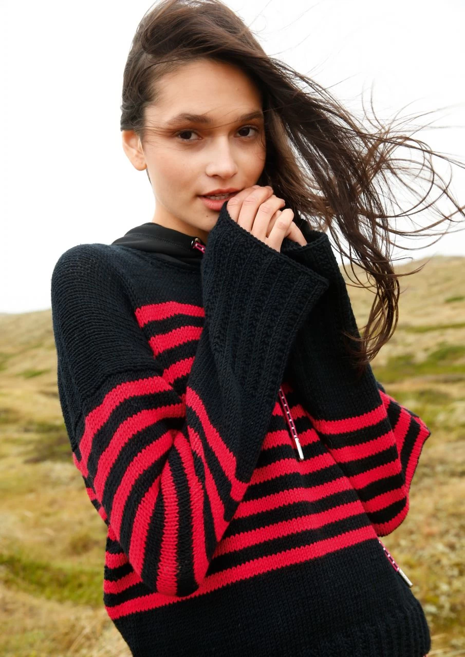 Zweifarbiger Ringelpullover 2 Zweifarbiger Ringelpullover – Bild 2