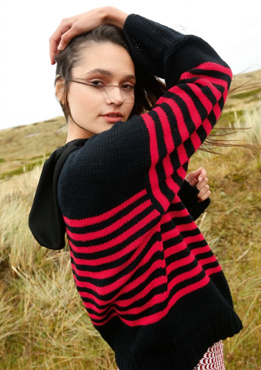 Zweifarbiger Ringelpullover 1 Zweifarbiger Ringelpullover