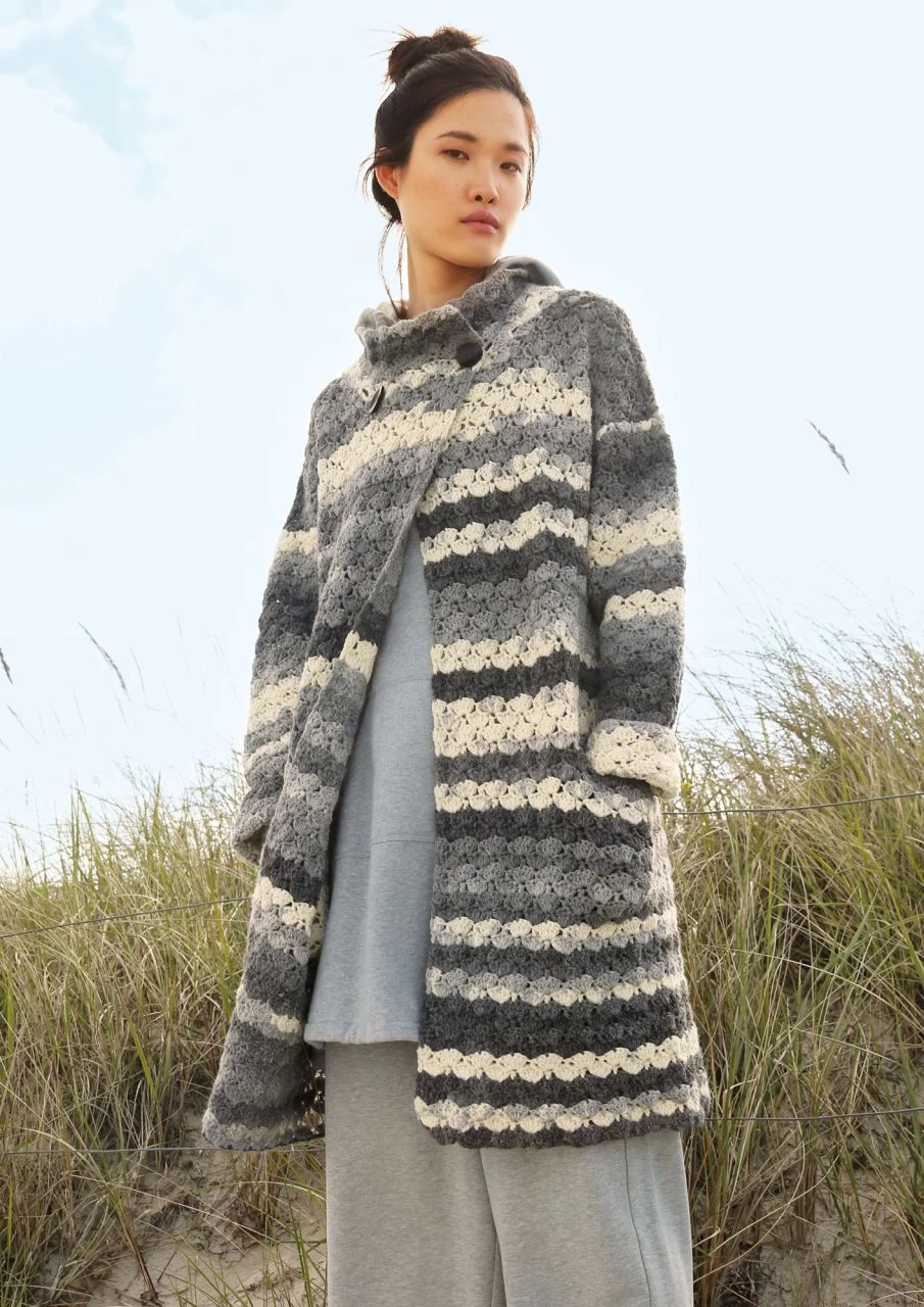 Gehäkelte Longjacke Alsterblick 2 Gehäkelte Longjacke Alsterblick – Bild 2