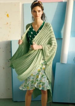 Ponchotuch Sambesi -Strickwaren Geschäft R85M18 c Ponchotuch Sambesi Grosser im Vorderteil geschlitzter Ueberwurf im Leiter Lochmuster 1280x1280